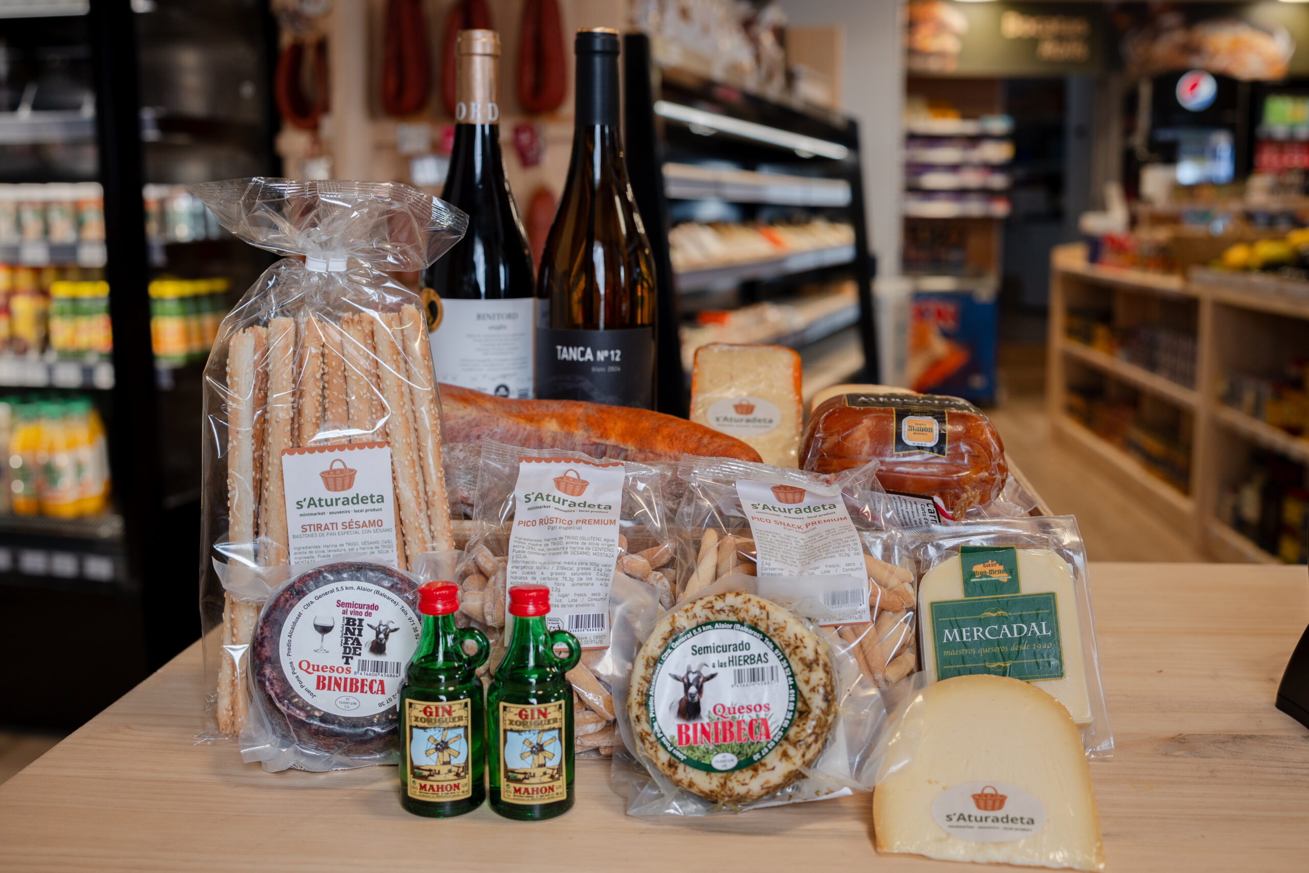 Platos preparados y bocadillos en s'Aturadeta Menorca