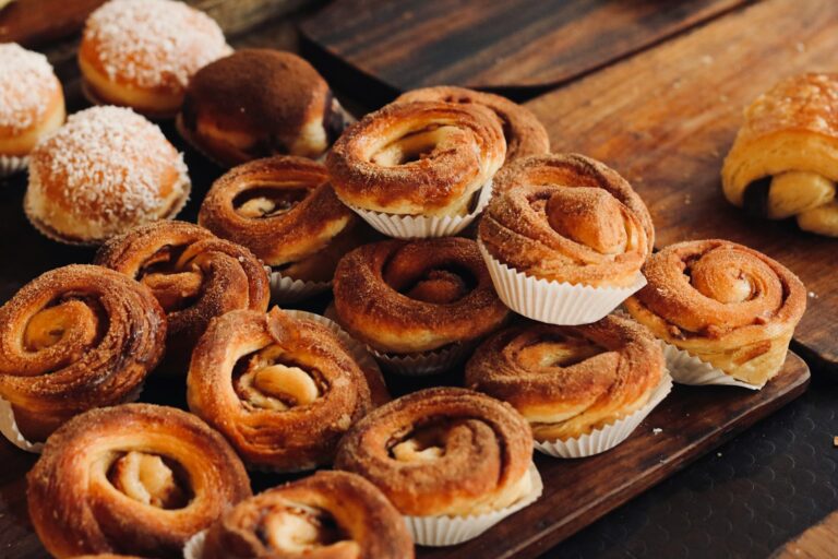 Ensaimada in Menorca: How to Choose a Good One and Where to Buy It