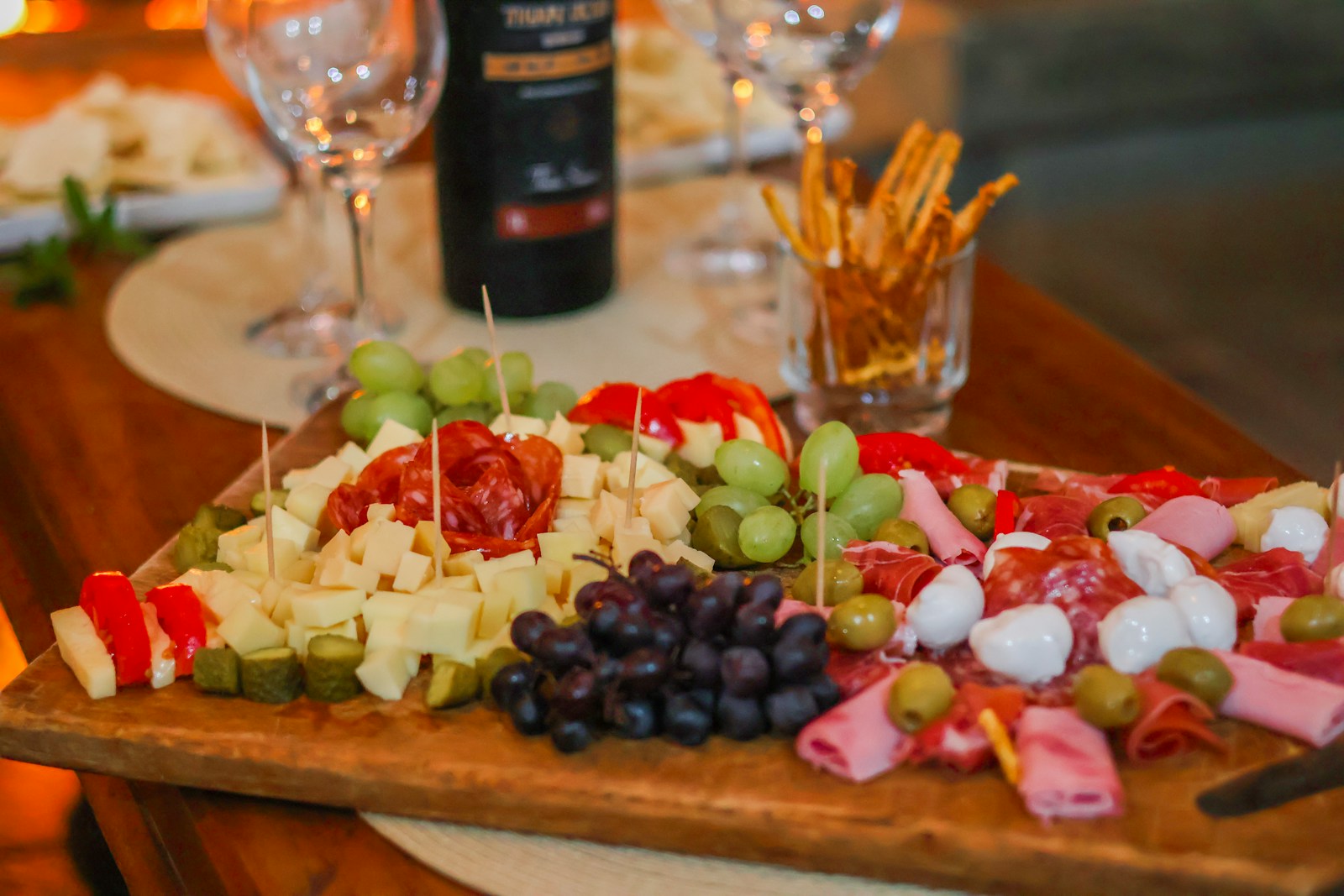 Maridajes con productos de Menorca: qué combinar con queso, sobrasada y gin